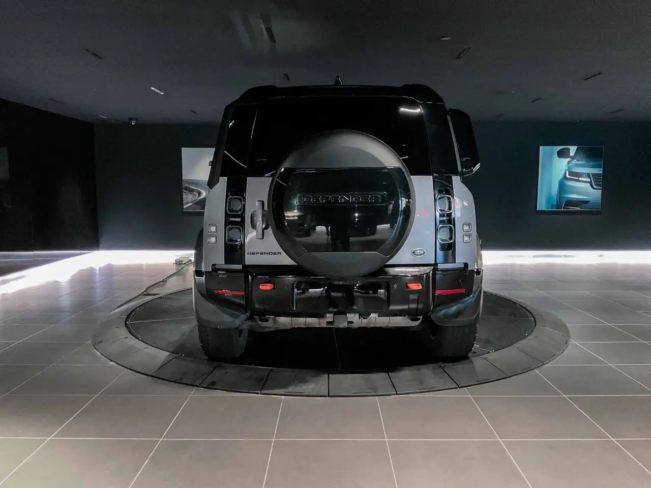 Land Rover Defender photo Land Rover Defender