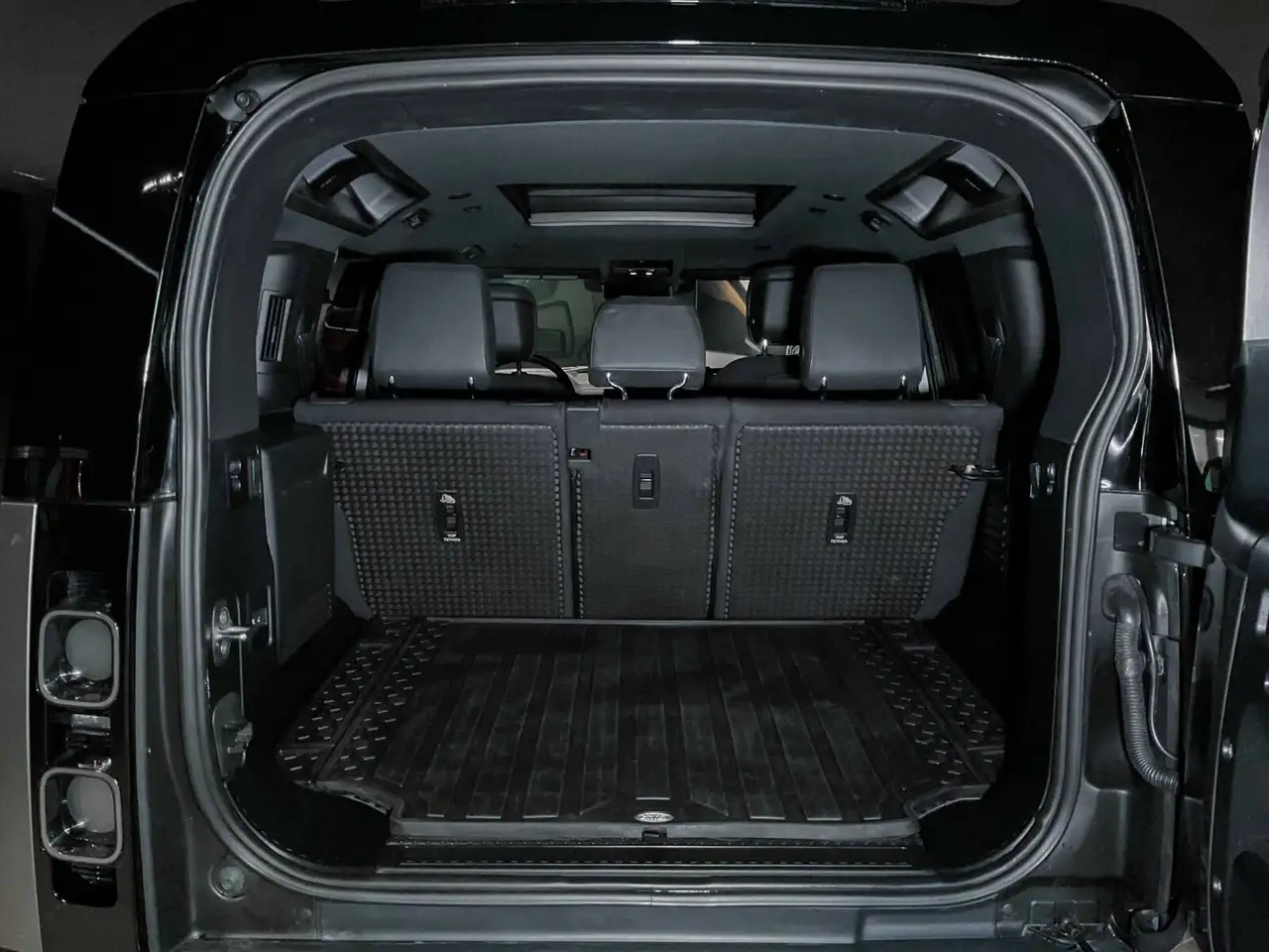 Land Rover Defender photo Land Rover Defender