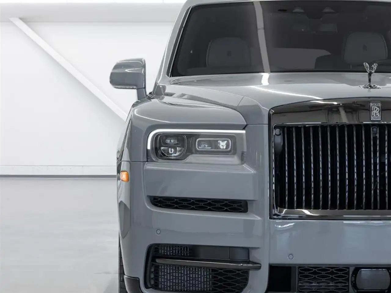 Rolls-Royce Cullinan photo Rolls-Royce Cullinan