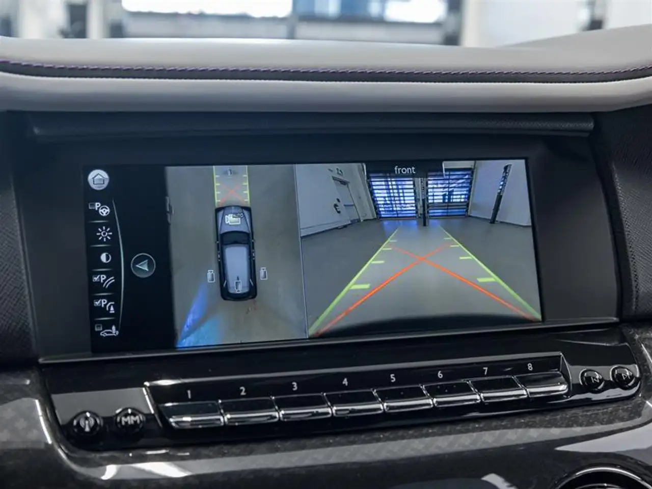 Rolls-Royce Cullinan photo Rolls-Royce Cullinan