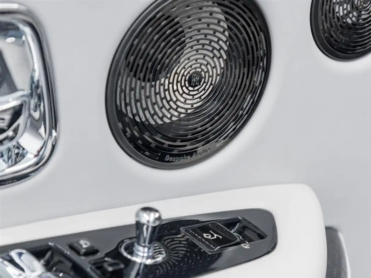 Rolls-Royce Cullinan photo Rolls-Royce Cullinan