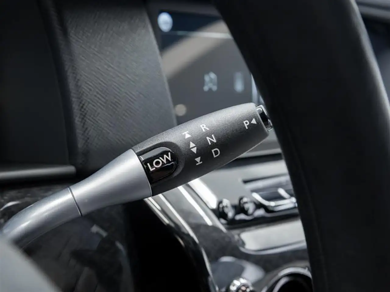 Rolls-Royce Cullinan photo Rolls-Royce Cullinan
