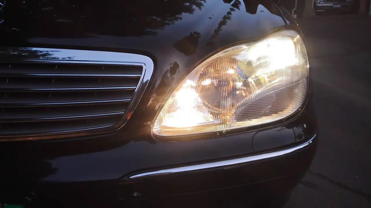 Mercedes-Benz S-Class снимка Mercedes-Benz S-Class
