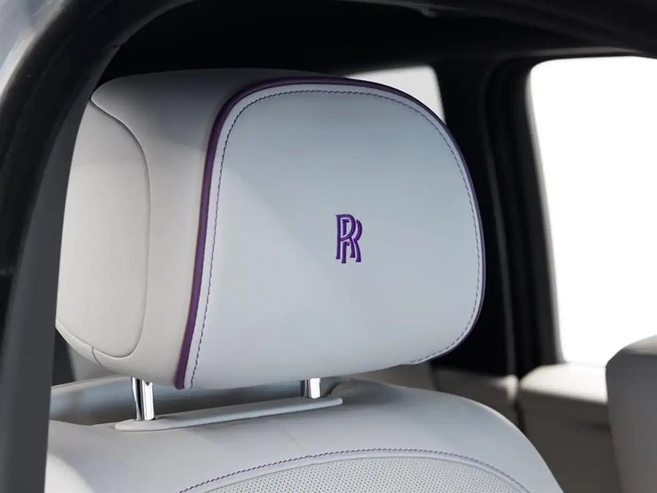 Rolls-Royce Cullinan photo Rolls-Royce Cullinan