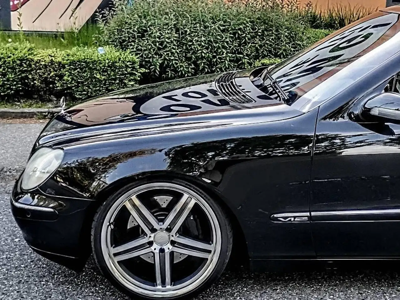 Mercedes-Benz S-Class снимка Mercedes-Benz S-Class