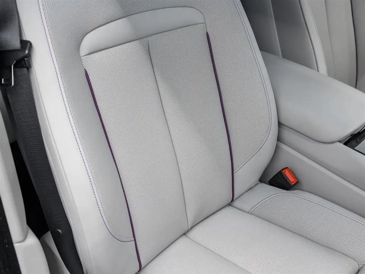Rolls-Royce Cullinan photo Rolls-Royce Cullinan