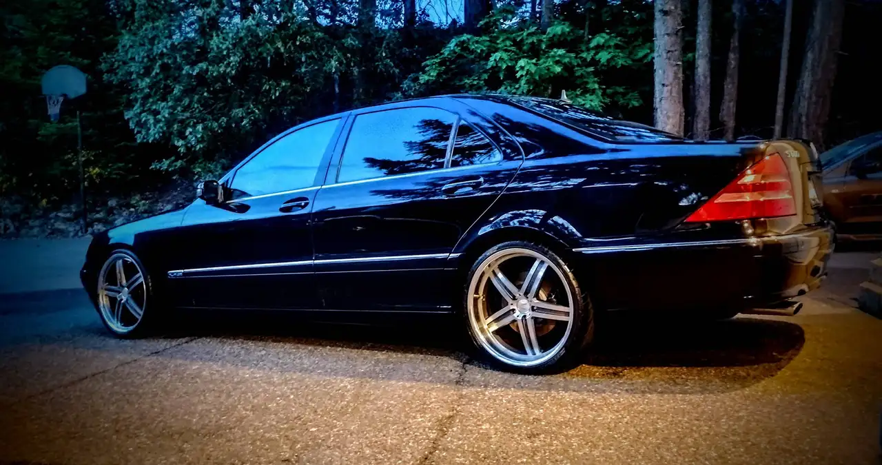 Mercedes-Benz S-Class снимка Mercedes-Benz S-Class