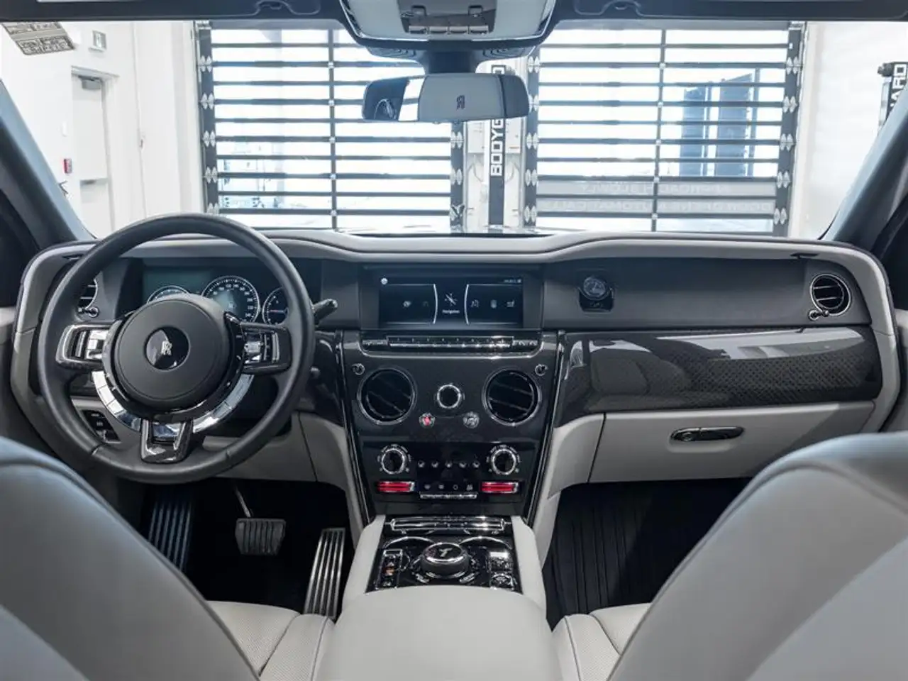 Rolls-Royce Cullinan photo Rolls-Royce Cullinan