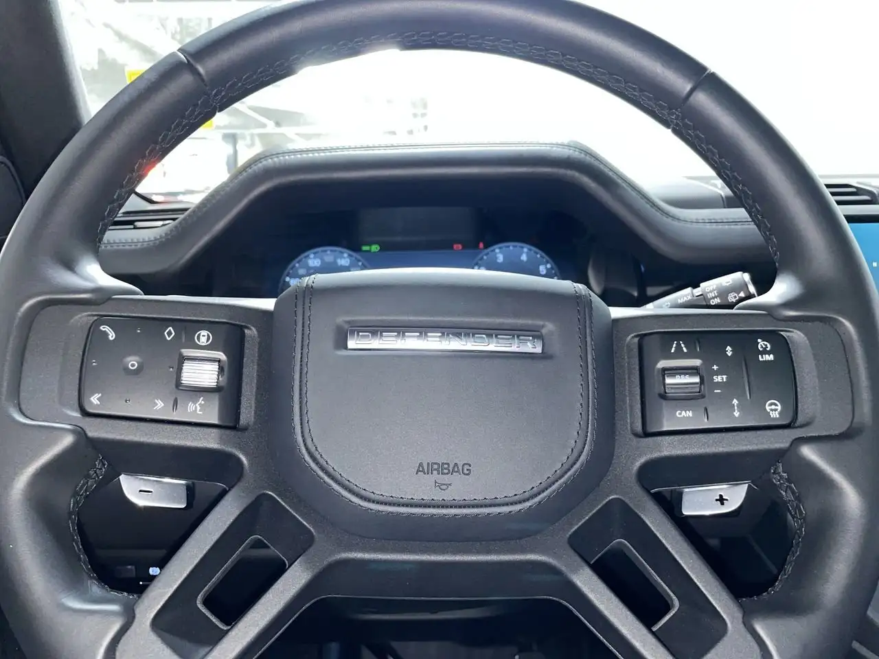 Land Rover Defender photo Land Rover Defender