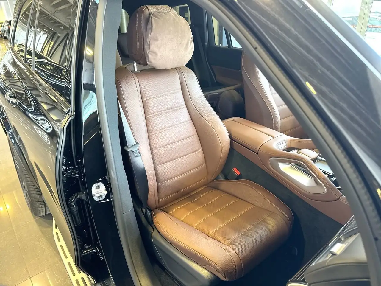 Mercedes-Benz GLS снимка Mercedes-Benz GLS