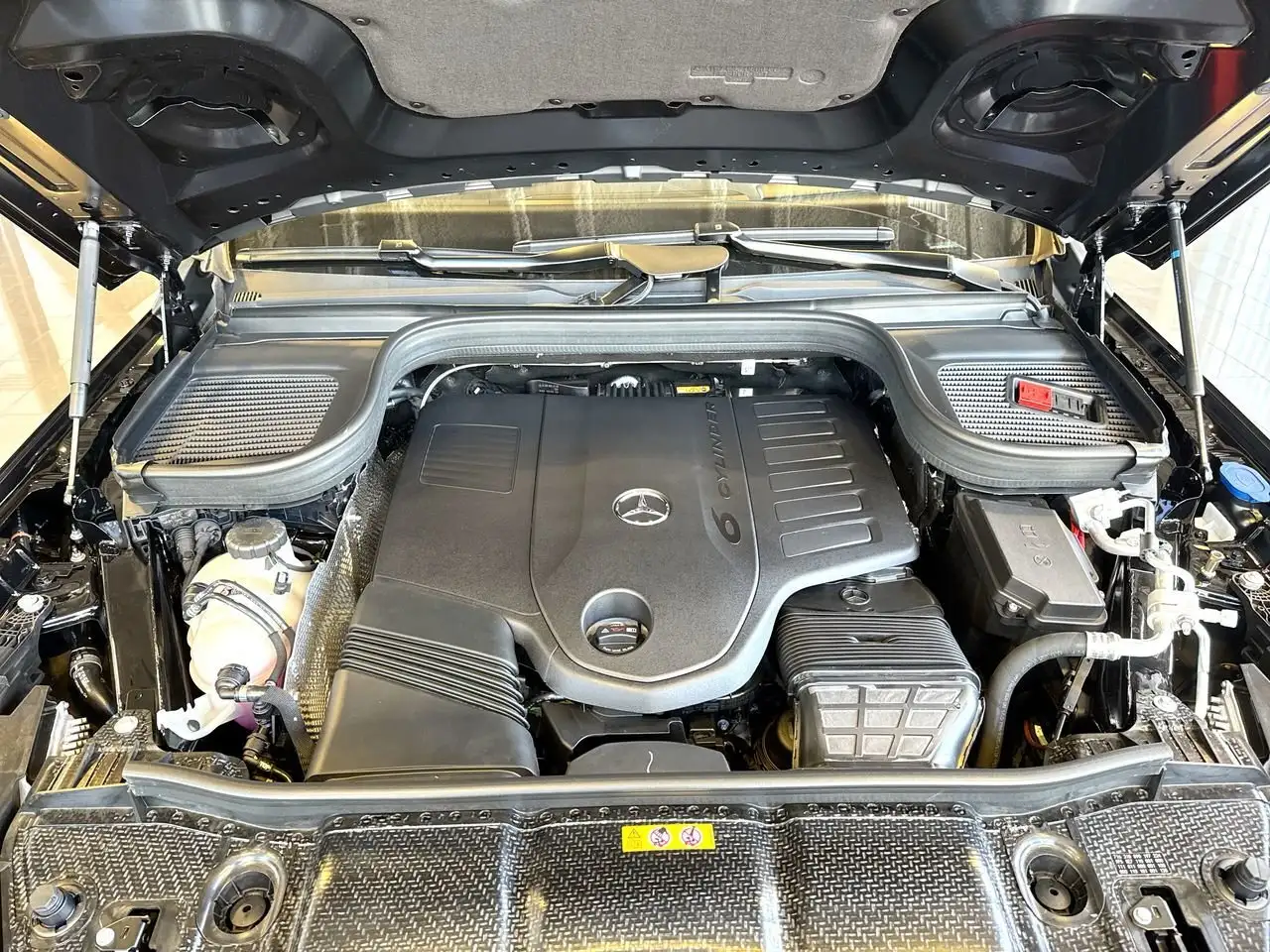 Mercedes-Benz GLS снимка Mercedes-Benz GLS