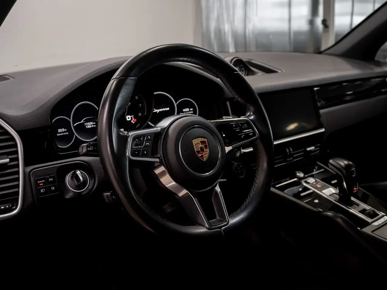Porsche Cayenne photo Porsche Cayenne