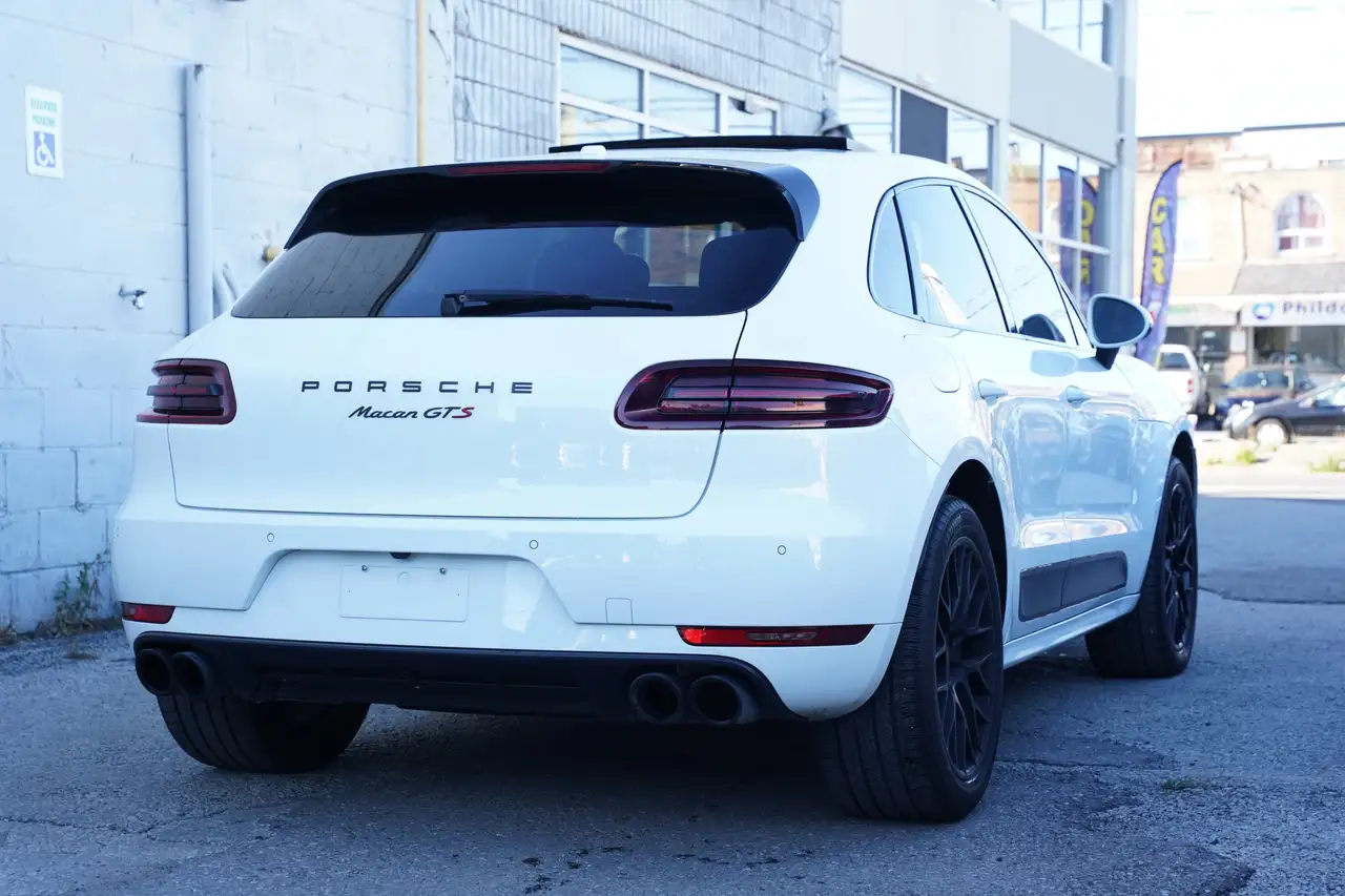 Porsche Macan photo Porsche Macan