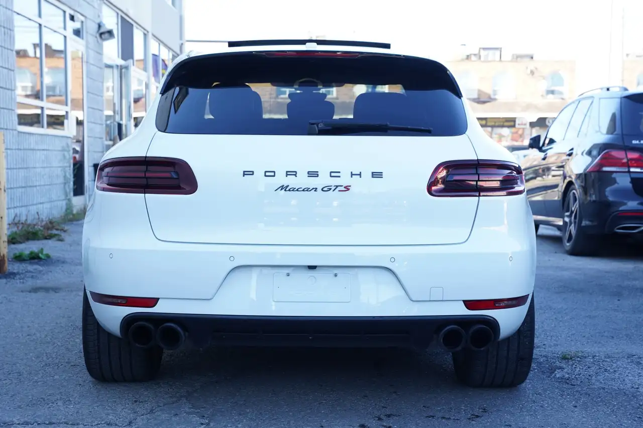 Porsche Macan photo Porsche Macan