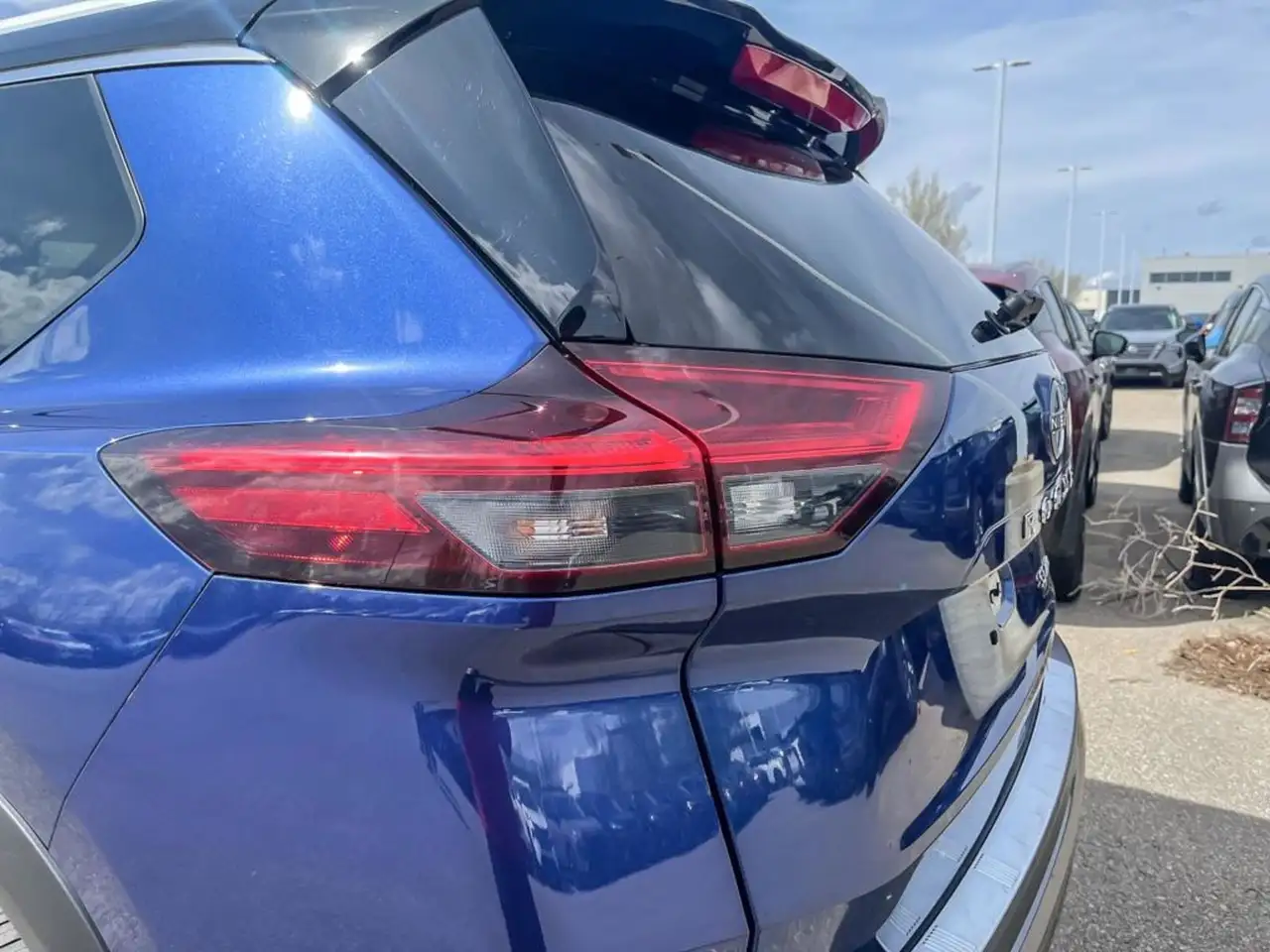 Nissan Rogue снимка Nissan Rogue