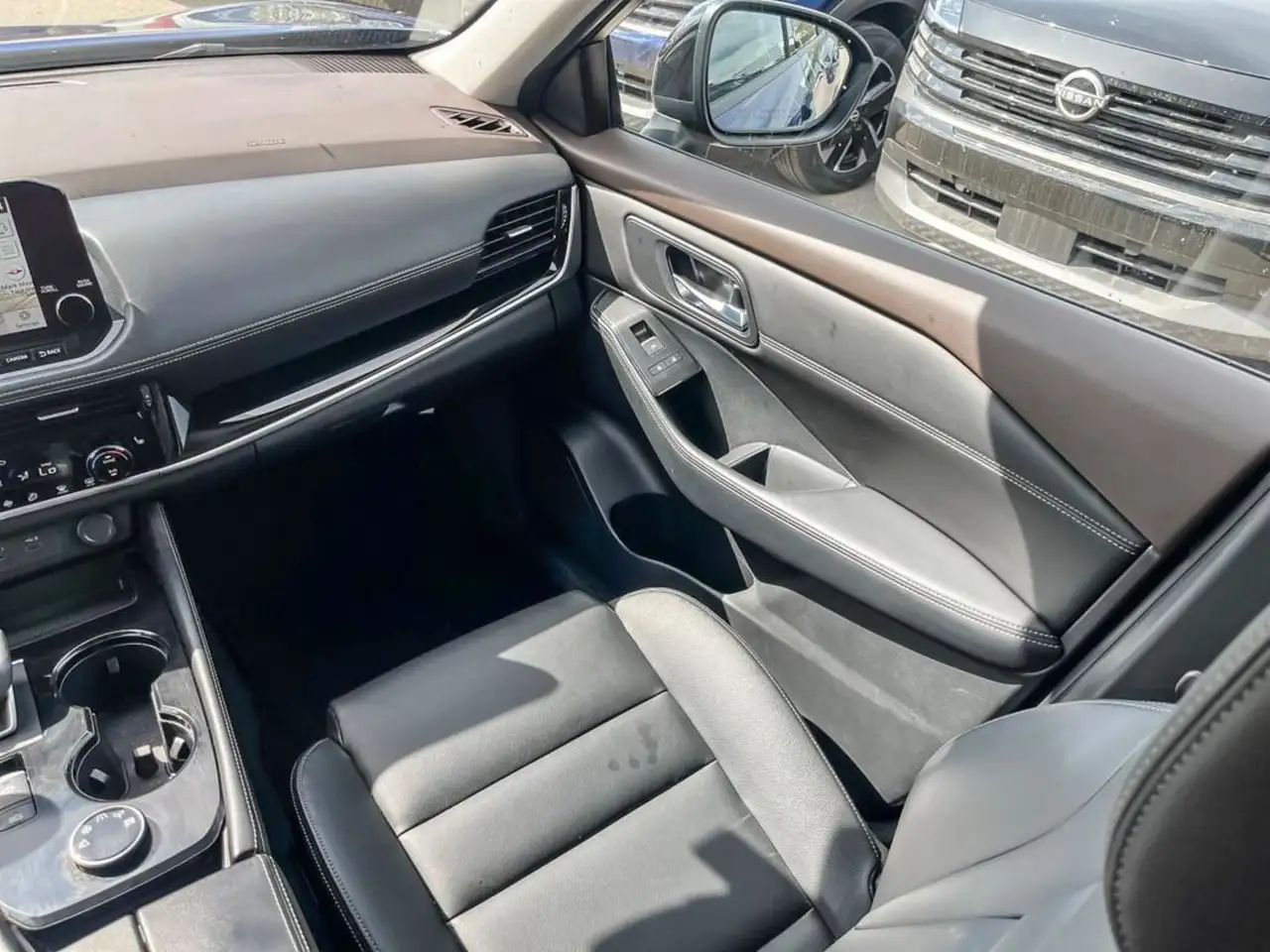 Nissan Rogue снимка Nissan Rogue