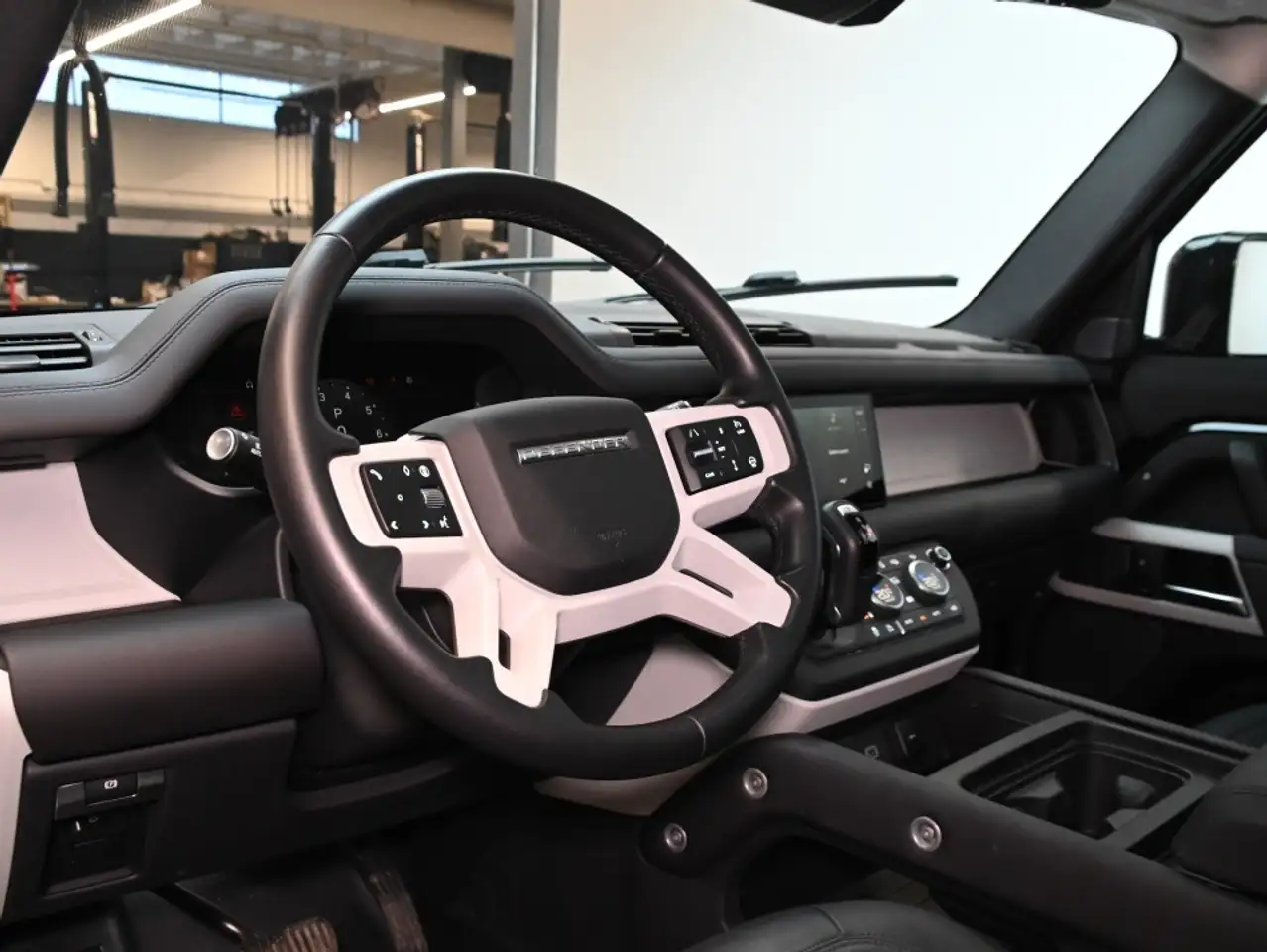 Land Rover Defender снимка Land Rover Defender