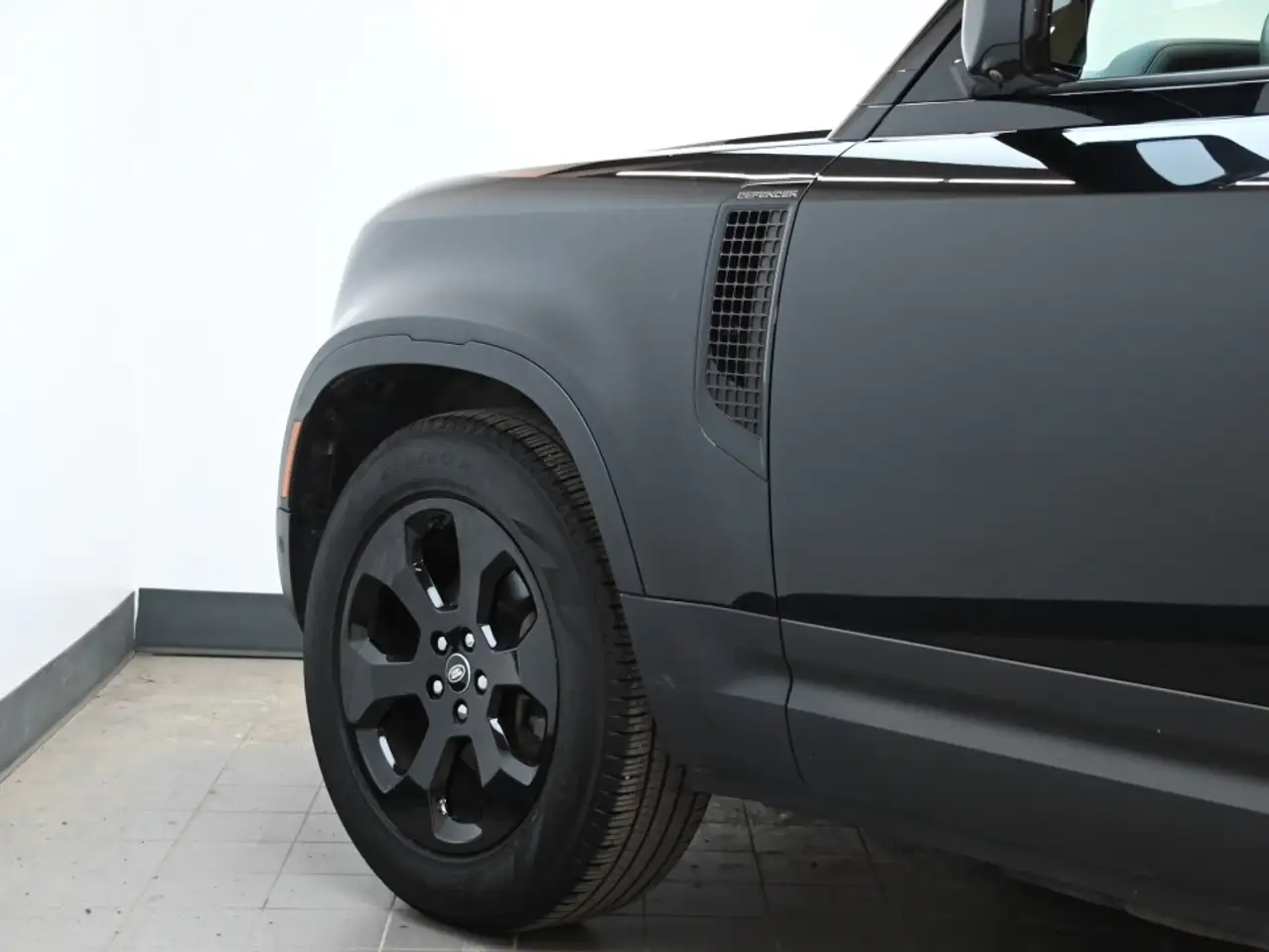 Land Rover Defender снимка Land Rover Defender