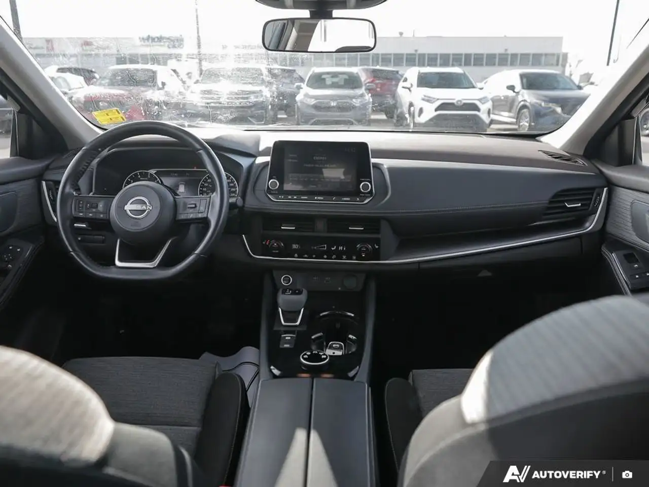 Nissan Rogue fotografie Nissan Rogue