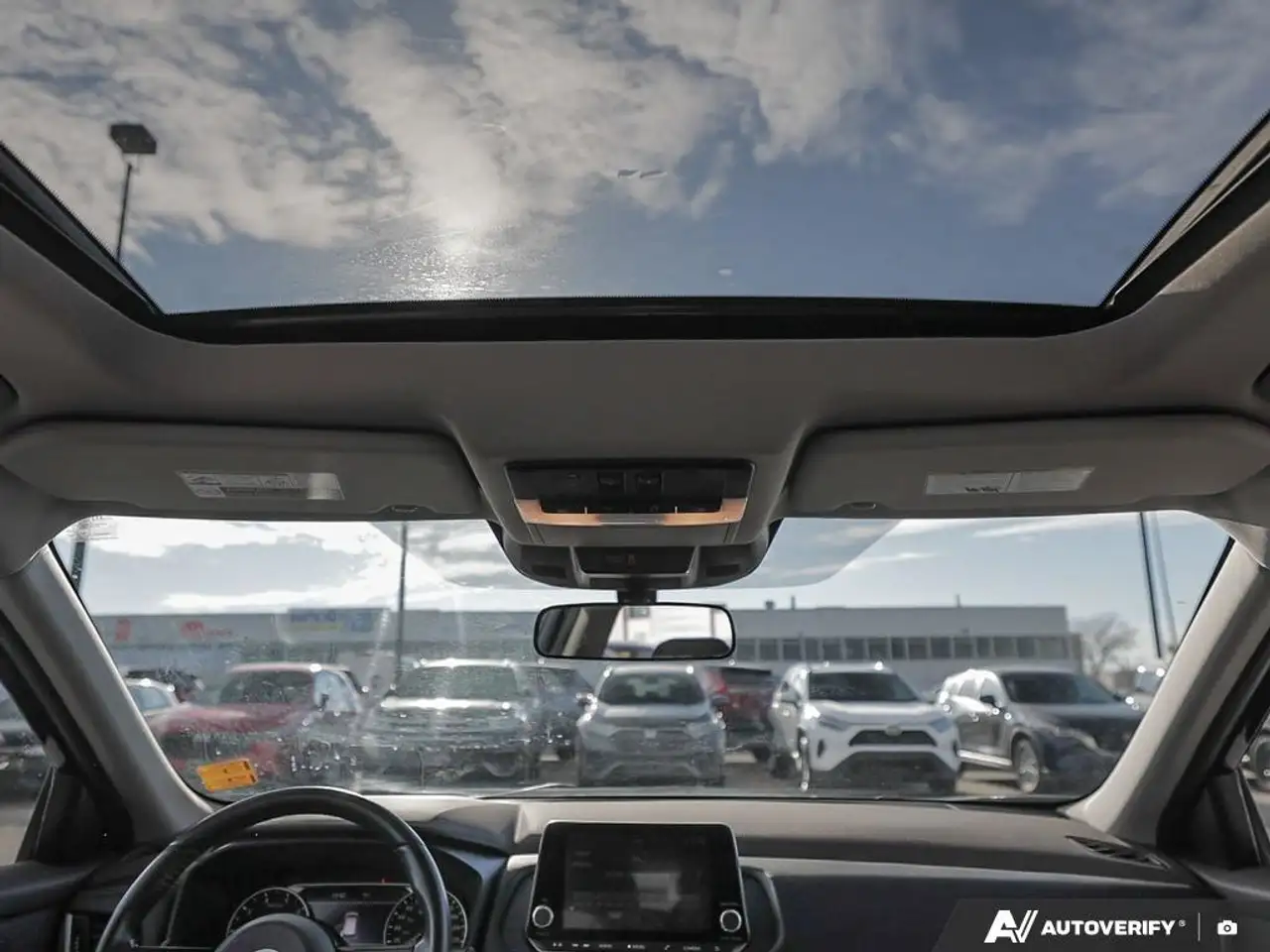 Nissan Rogue fotografie Nissan Rogue