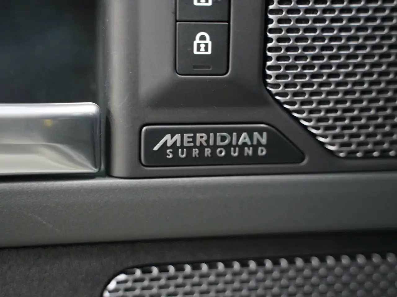 Land Rover Defender снимка Land Rover Defender