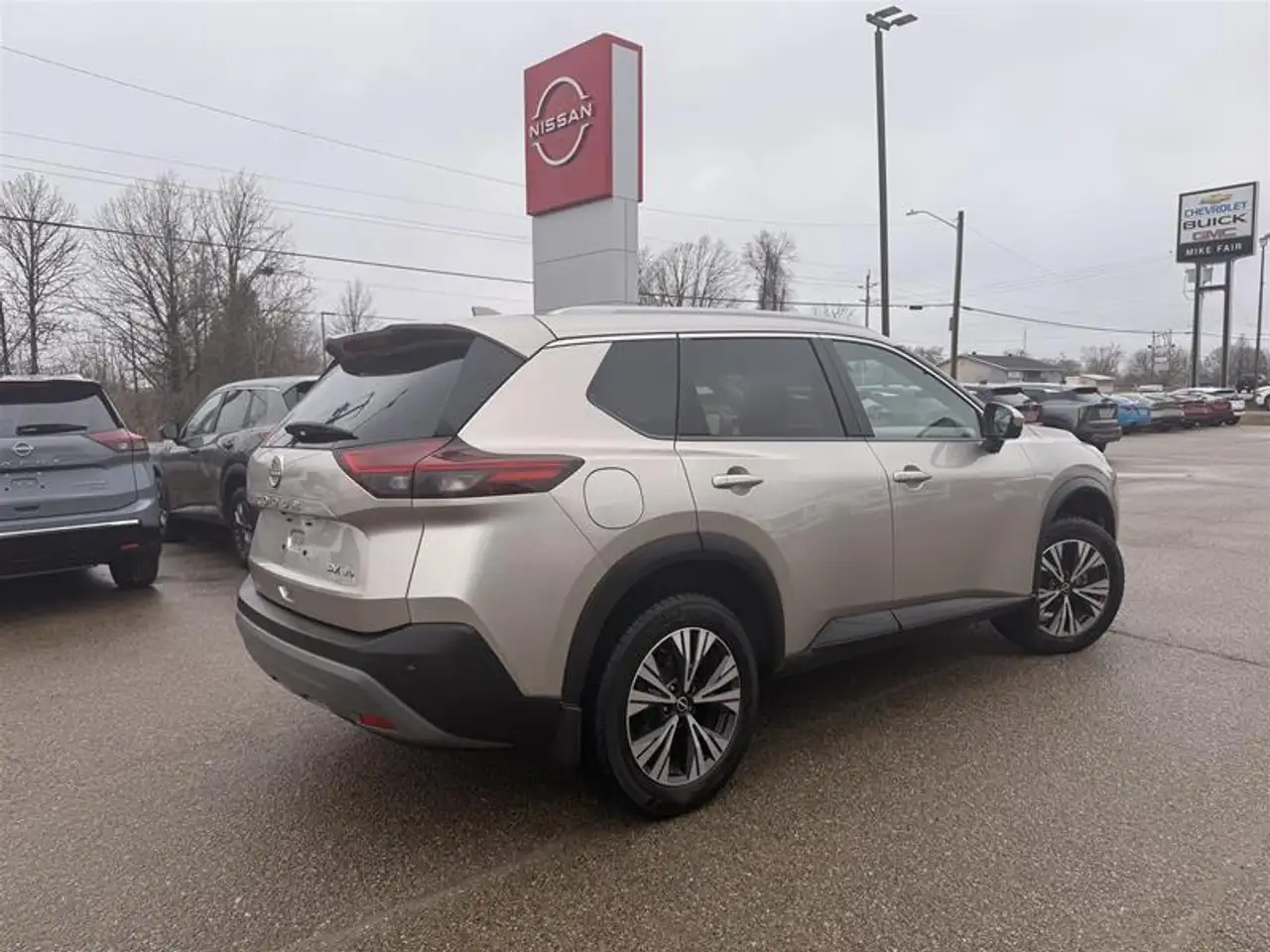 Nissan Rogue снимка Nissan Rogue