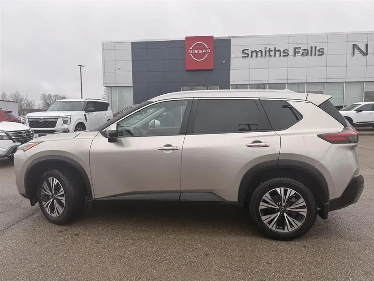 Nissan Rogue снимка Nissan Rogue