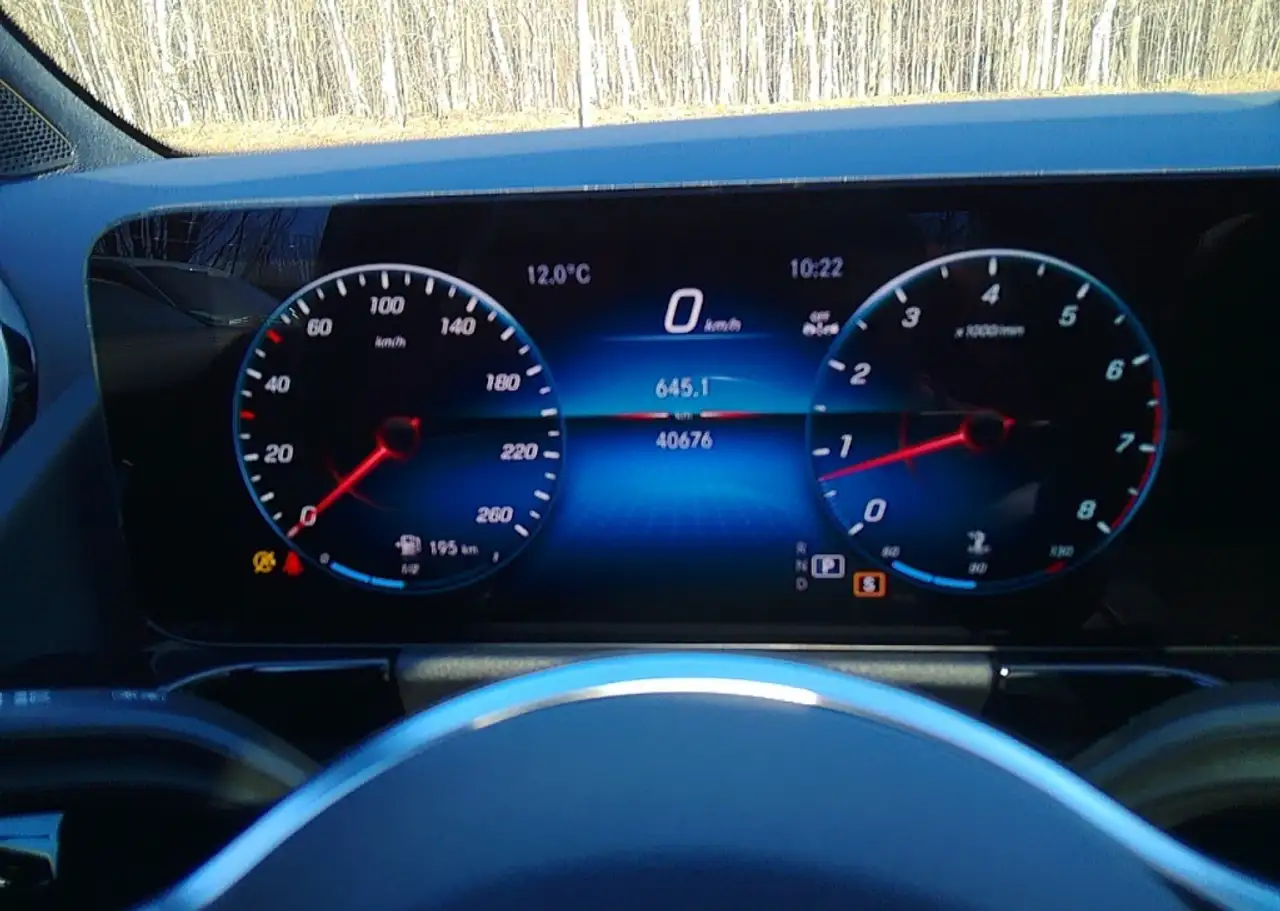Mercedes-Benz GLA снимка Mercedes-Benz GLA