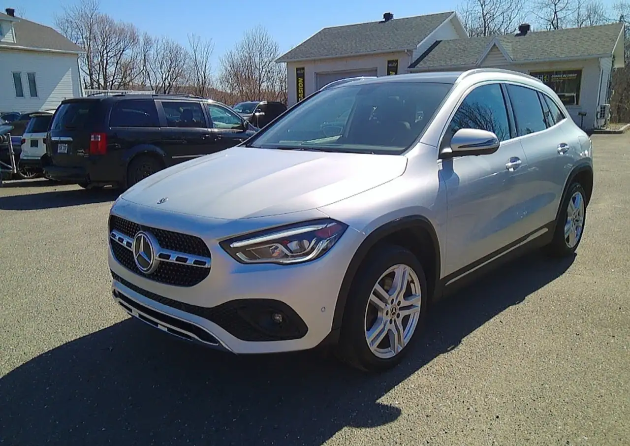 Mercedes-Benz GLA снимка Mercedes-Benz GLA