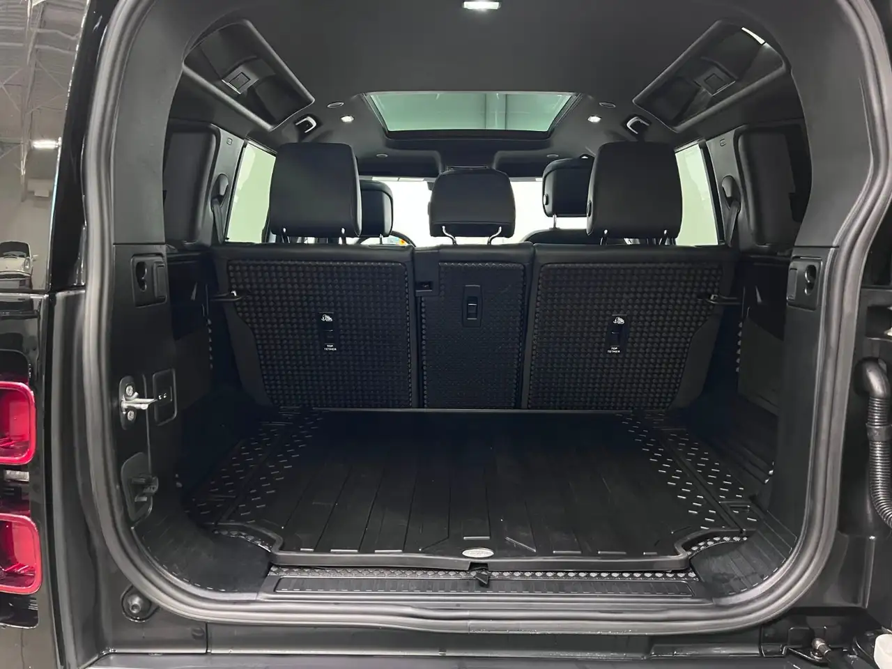 Land Rover Defender снимка Land Rover Defender
