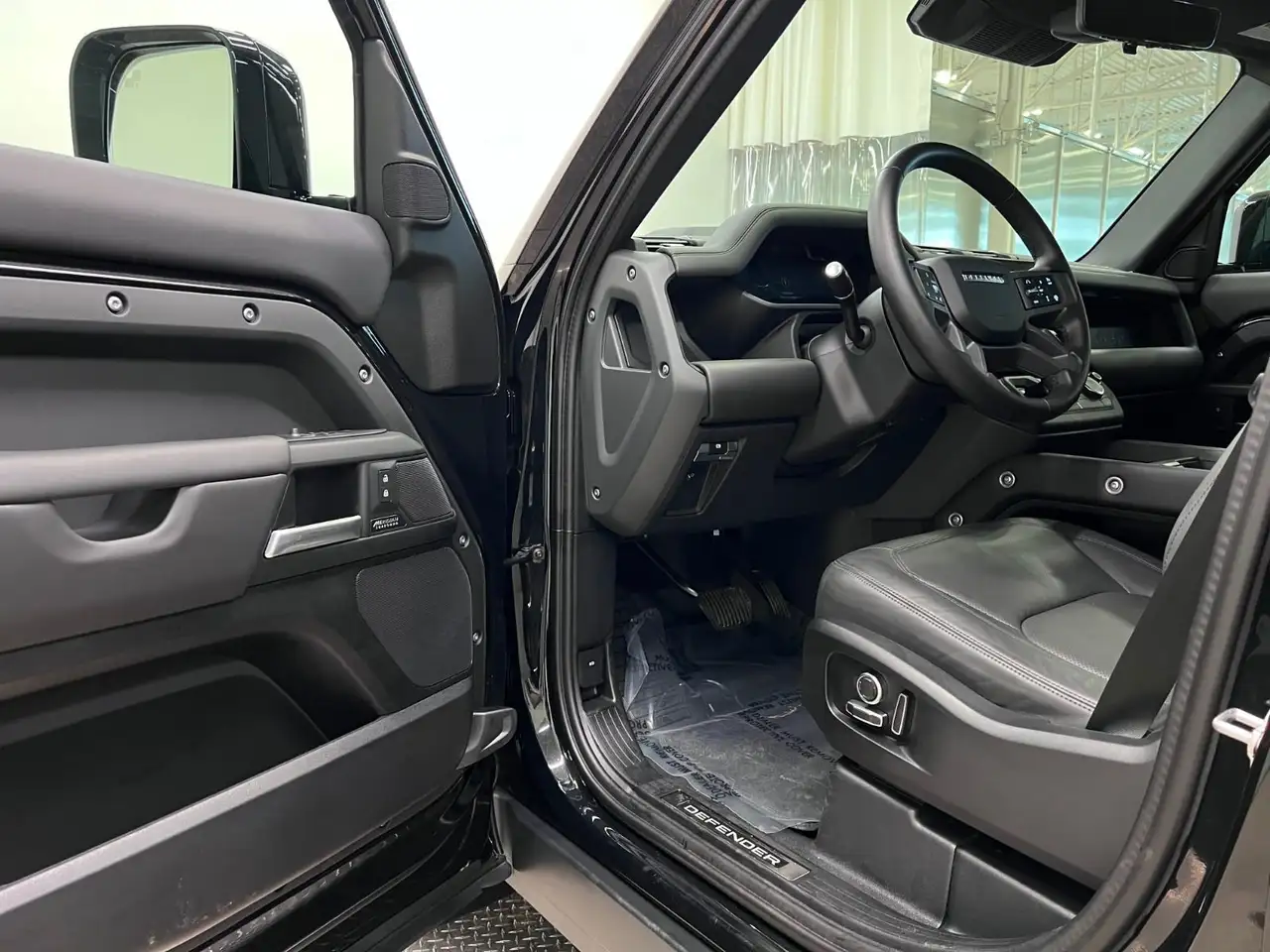Land Rover Defender photo Land Rover Defender