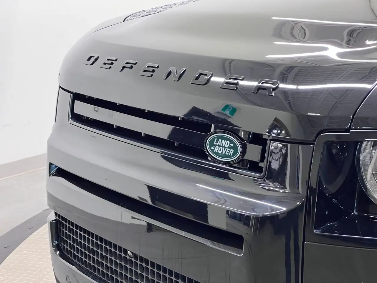 Land Rover Defender photo Land Rover Defender
