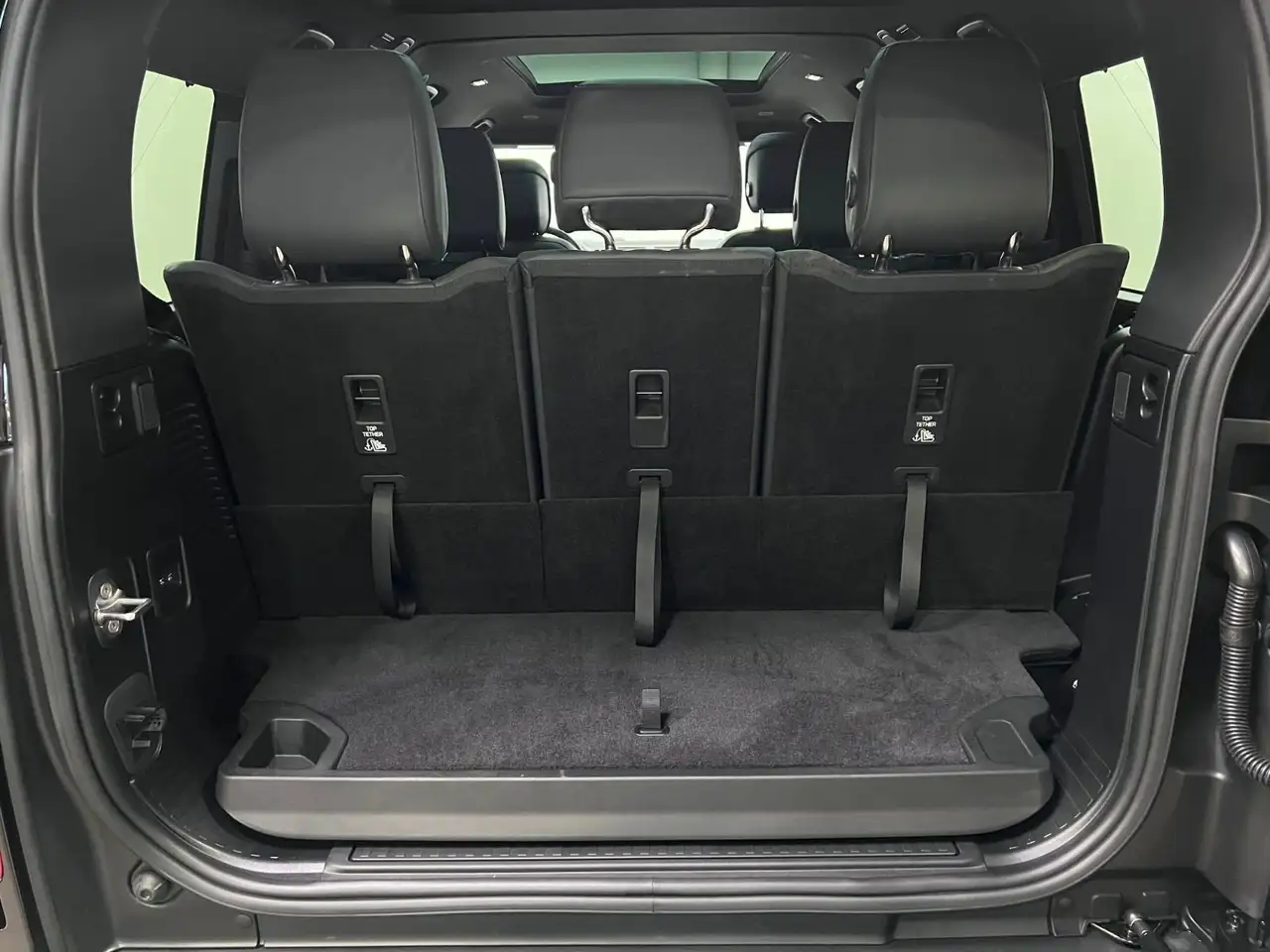 Land Rover Defender photo Land Rover Defender