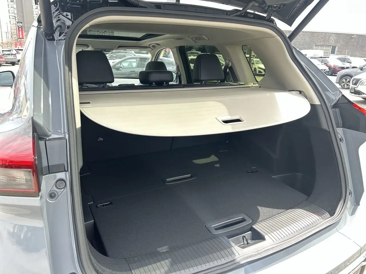 Nissan Rogue снимка Nissan Rogue