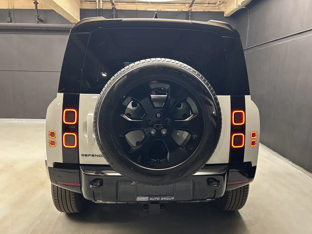 Land Rover Defender снимка Land Rover Defender