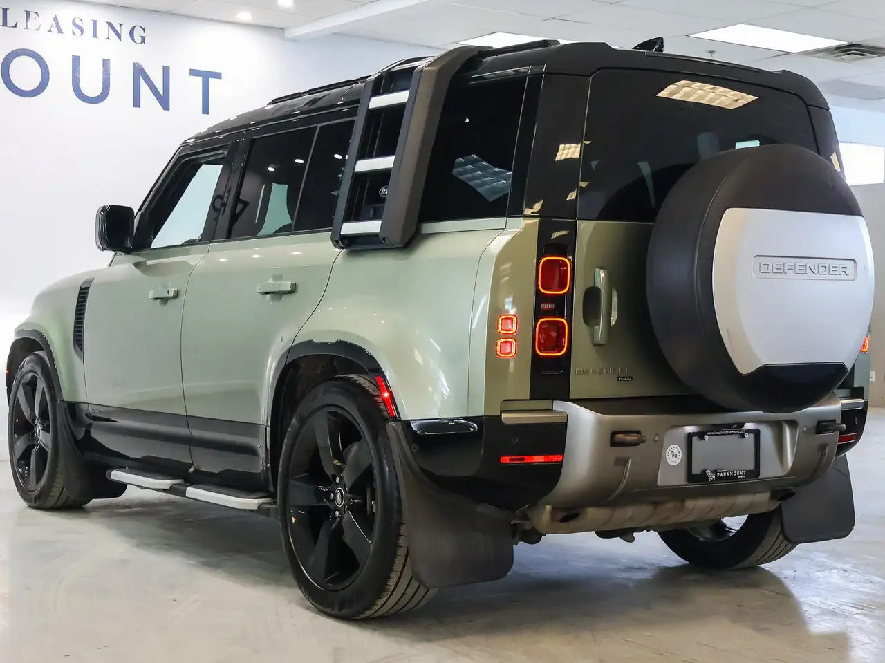 Land Rover Defender снимка Land Rover Defender