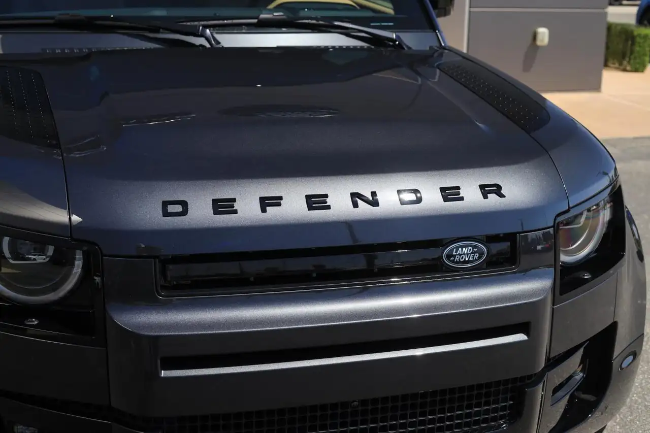 Land Rover Defender снимка Land Rover Defender