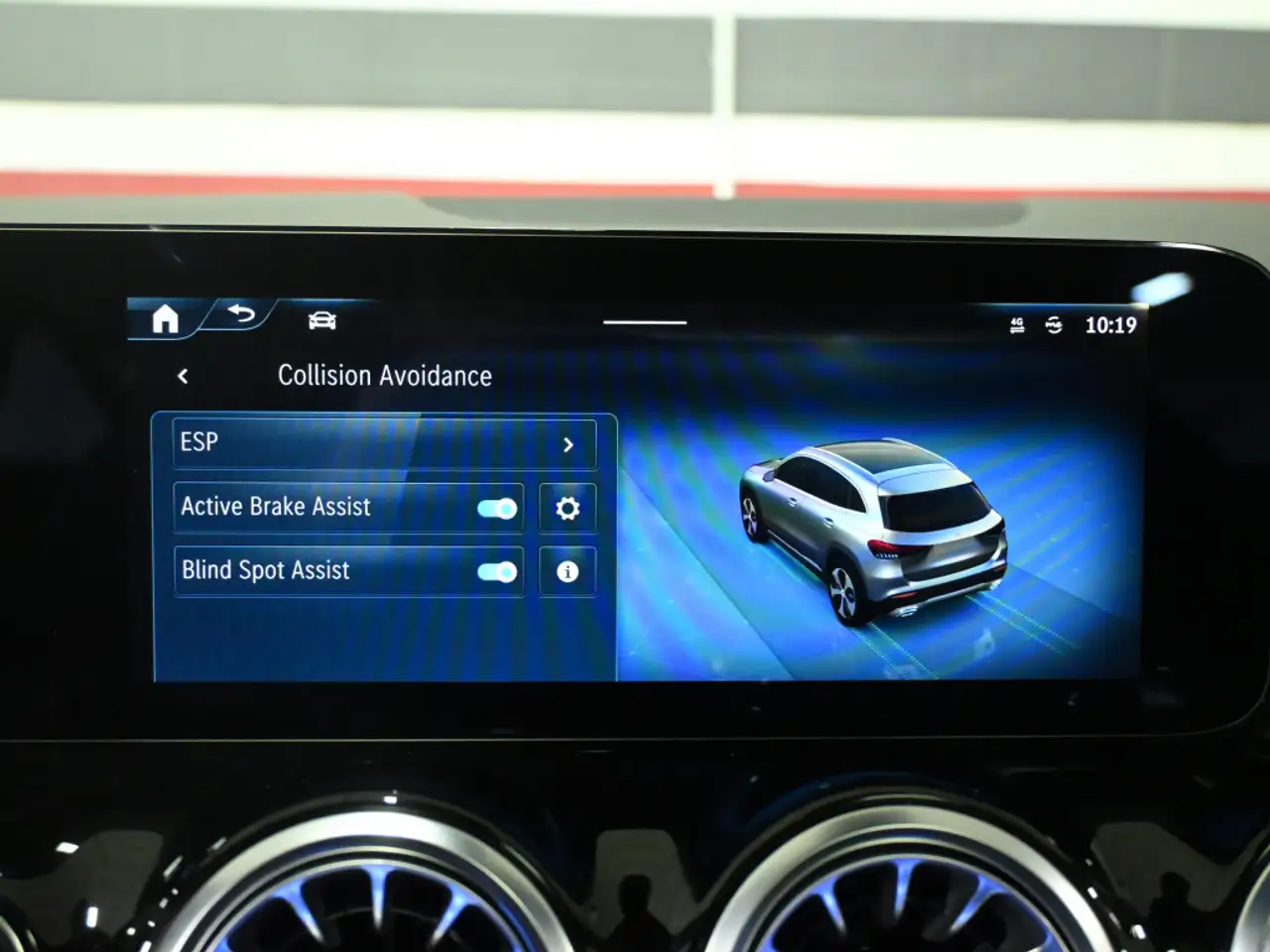 Mercedes-Benz GLA photo Mercedes-Benz GLA