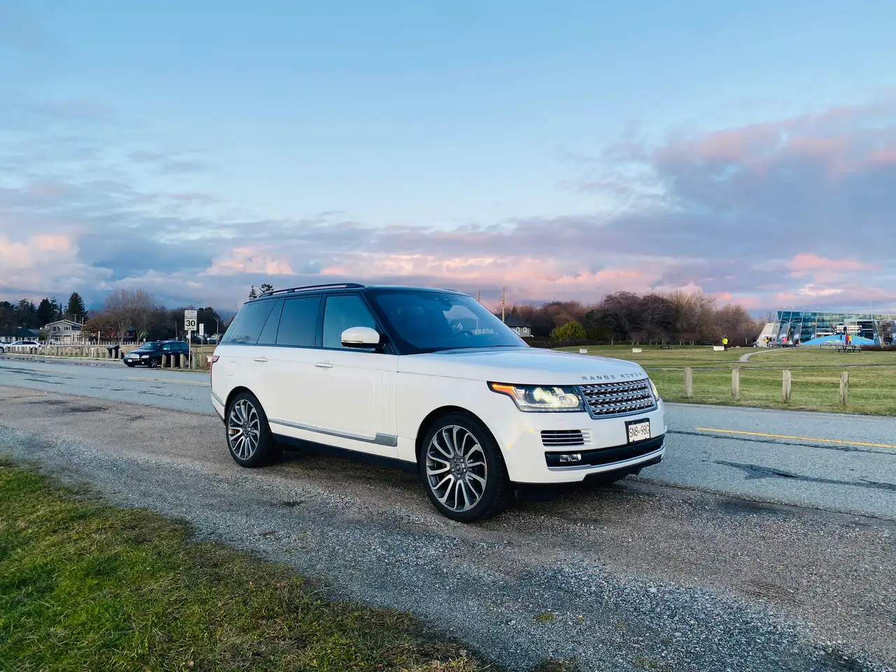Land Rover Range Rover photo Land Rover Range Rover