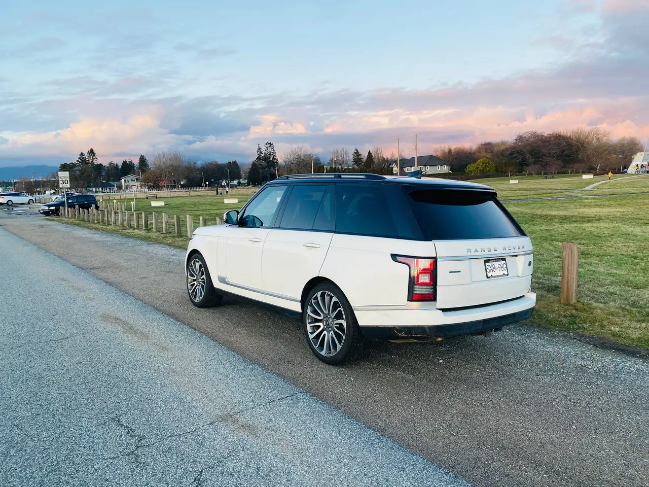 Land Rover Range Rover photo Land Rover Range Rover
