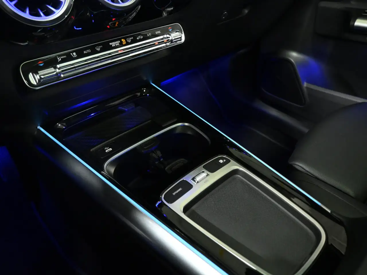 Mercedes-Benz GLA photo Mercedes-Benz GLA