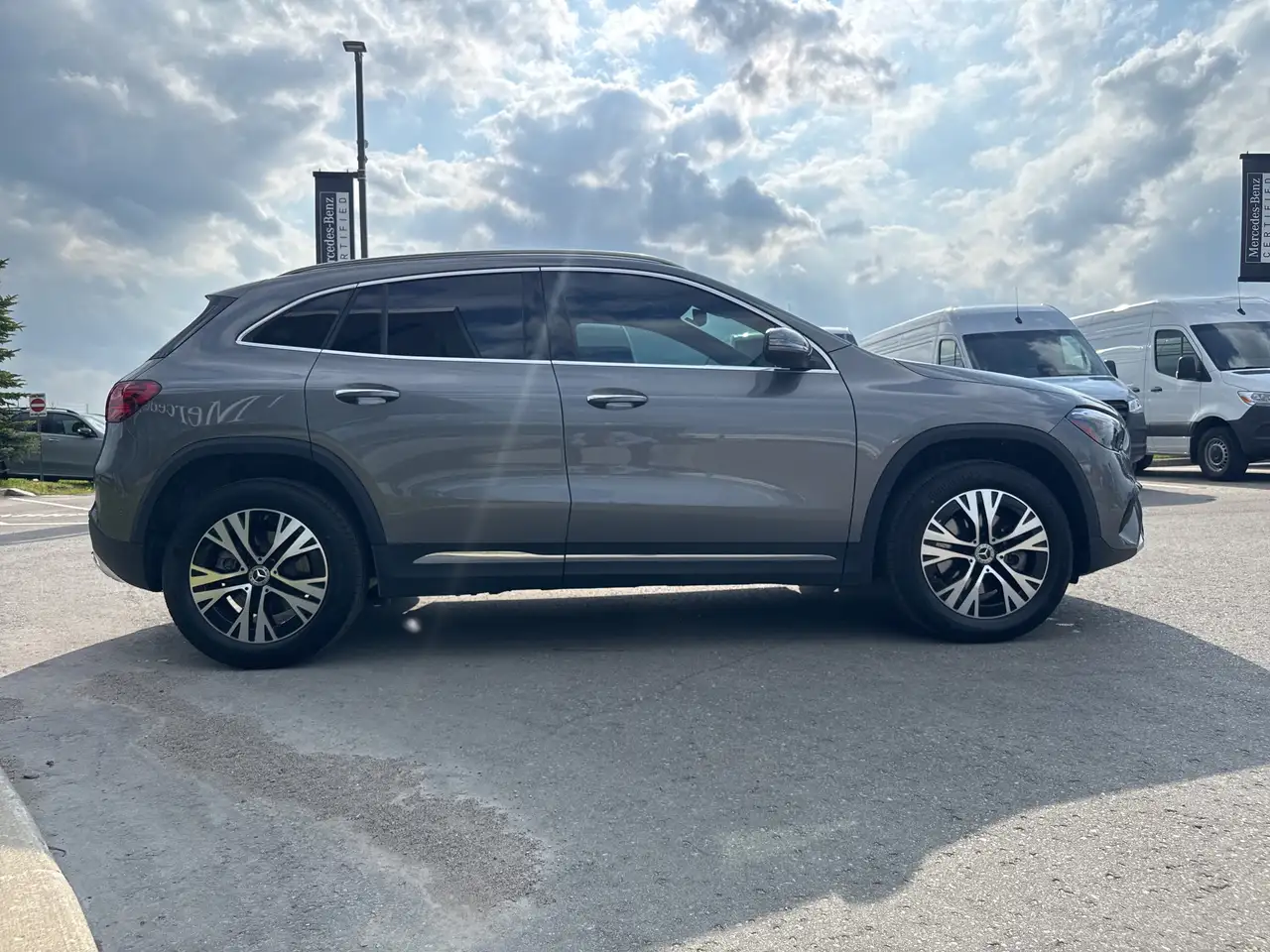 Mercedes-Benz GLA снимка Mercedes-Benz GLA