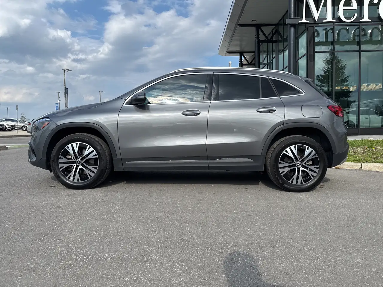 Mercedes-Benz GLA снимка Mercedes-Benz GLA