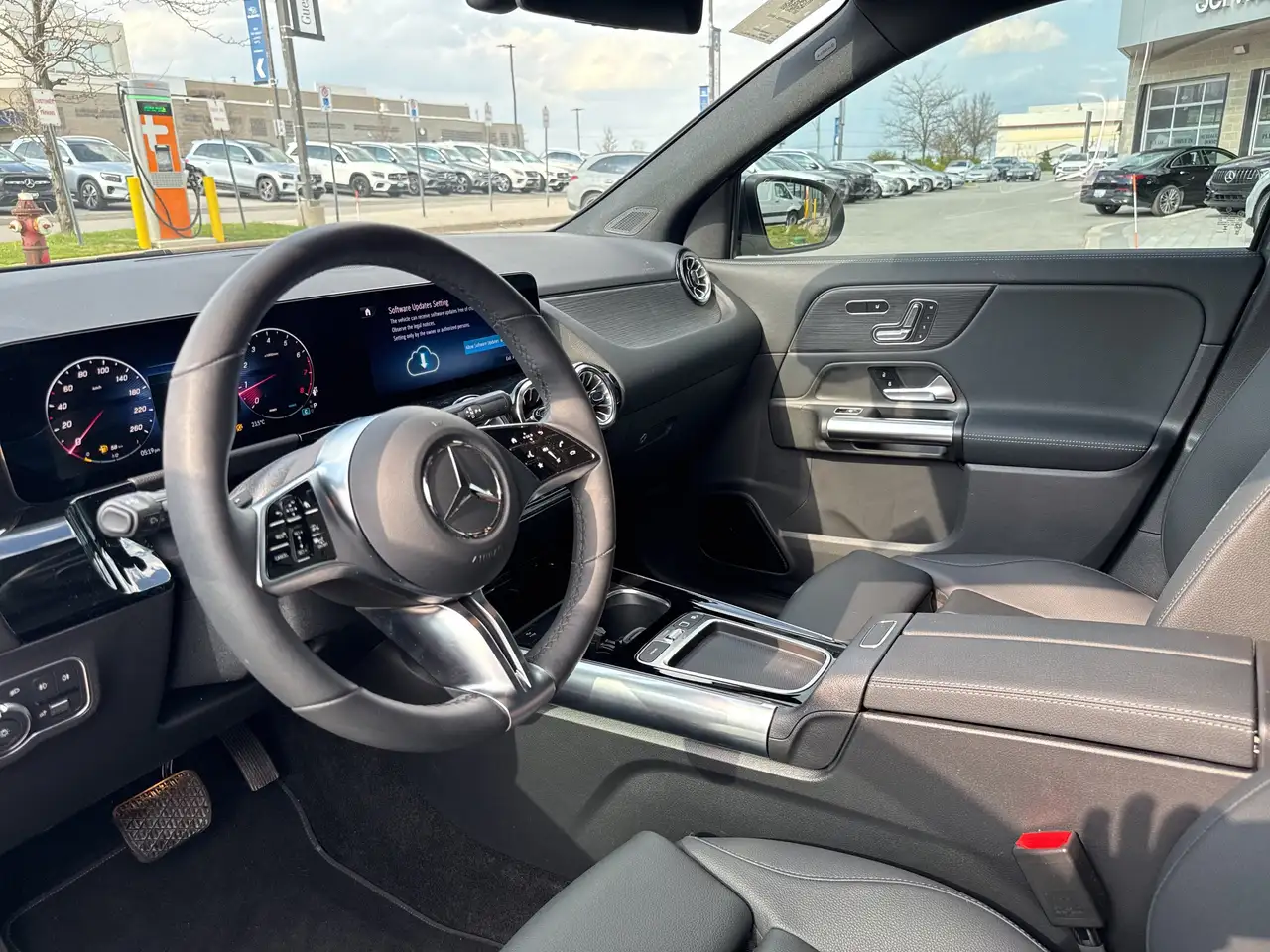 Mercedes-Benz GLA снимка Mercedes-Benz GLA