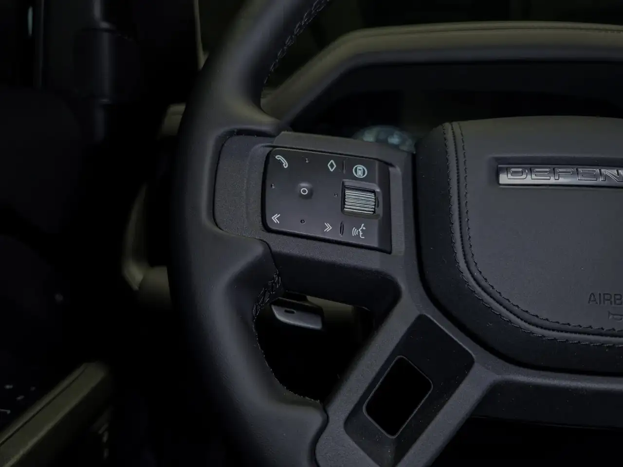 Land Rover Defender photo Land Rover Defender