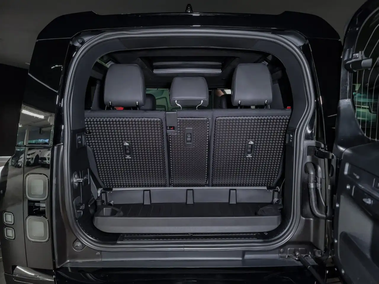 Land Rover Defender photo Land Rover Defender