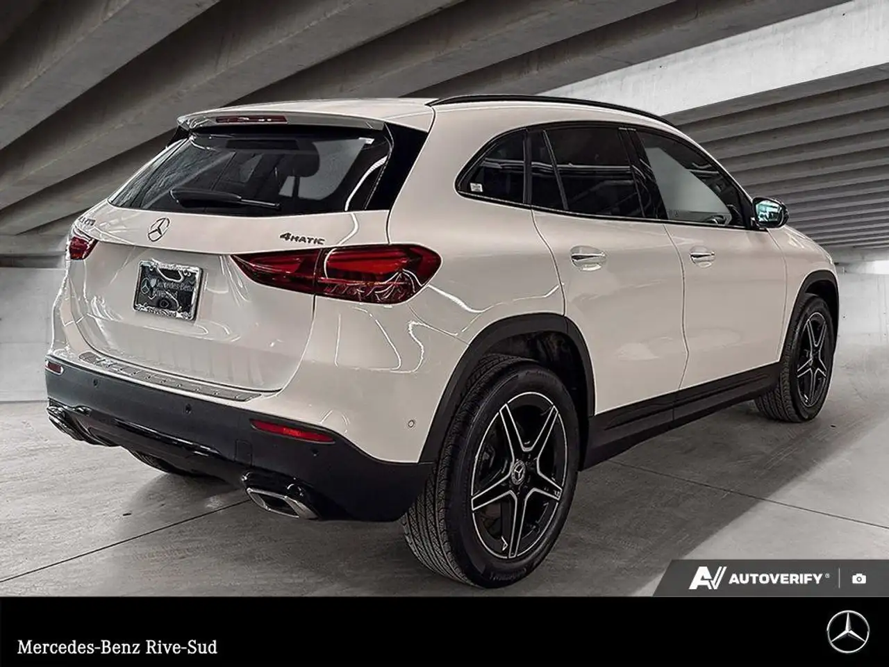 Mercedes-Benz GLA снимка Mercedes-Benz GLA