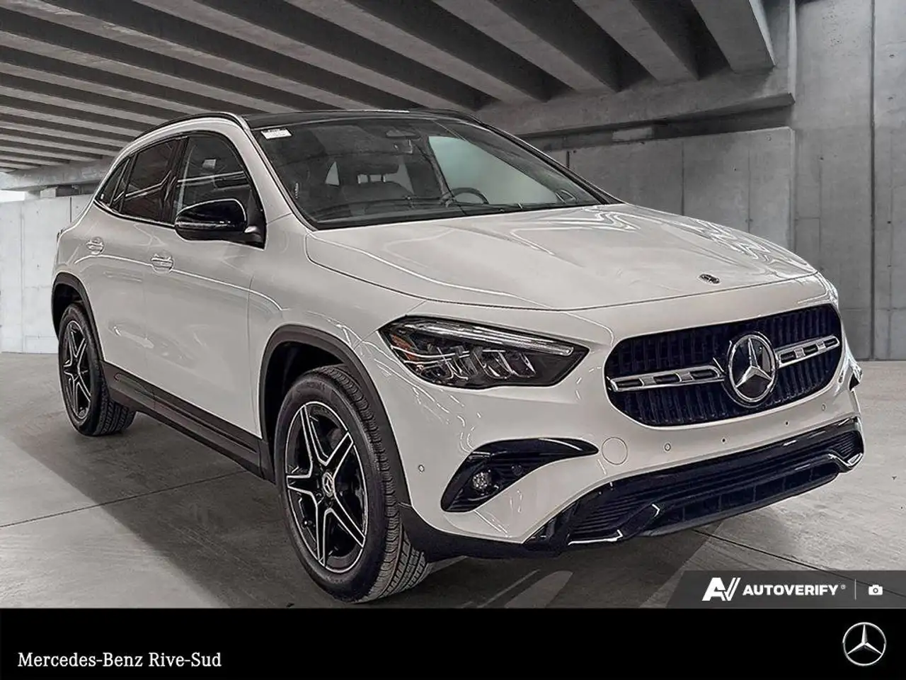 Mercedes-Benz GLA снимка Mercedes-Benz GLA