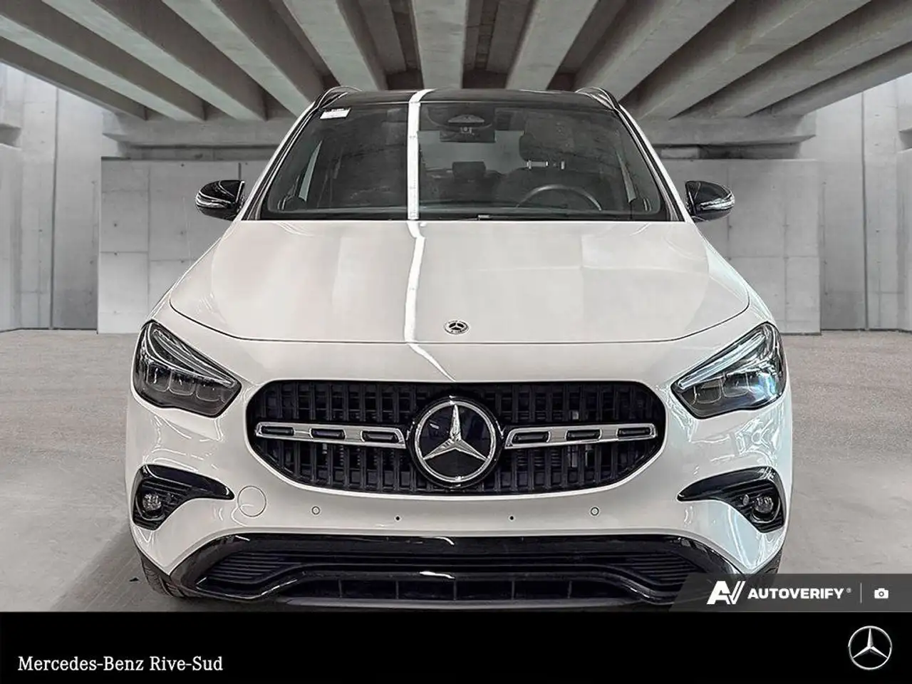 Mercedes-Benz GLA снимка Mercedes-Benz GLA