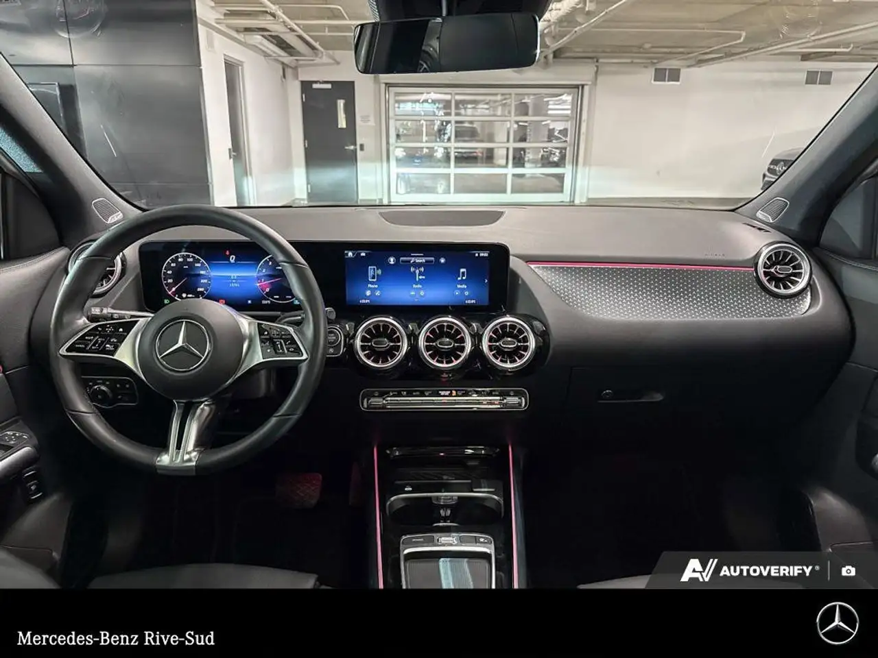 Mercedes-Benz GLA снимка Mercedes-Benz GLA